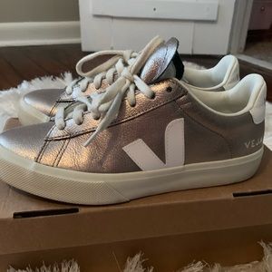 Veja bronze leather shoe